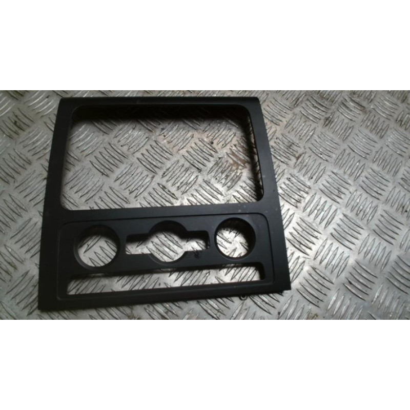 Facade autoradio VOLKSWAGEN TOURAN 2 d’occasion