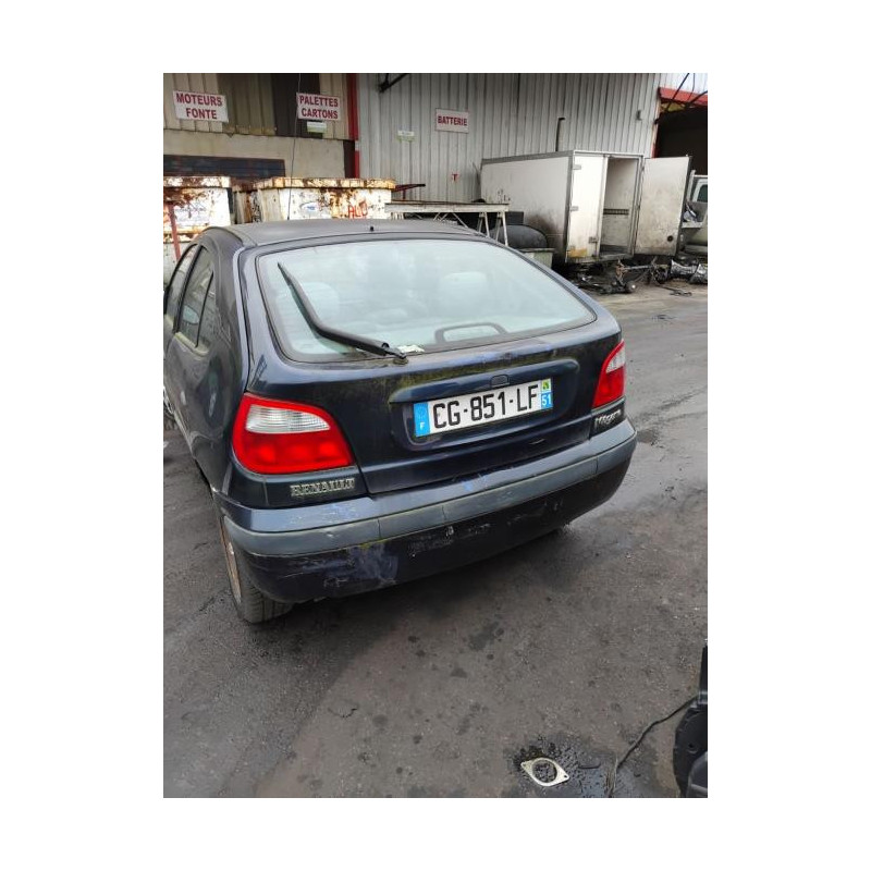 Amortisseur avant droit RENAULT MEGANE 1 PHASE 2 d’occasion
