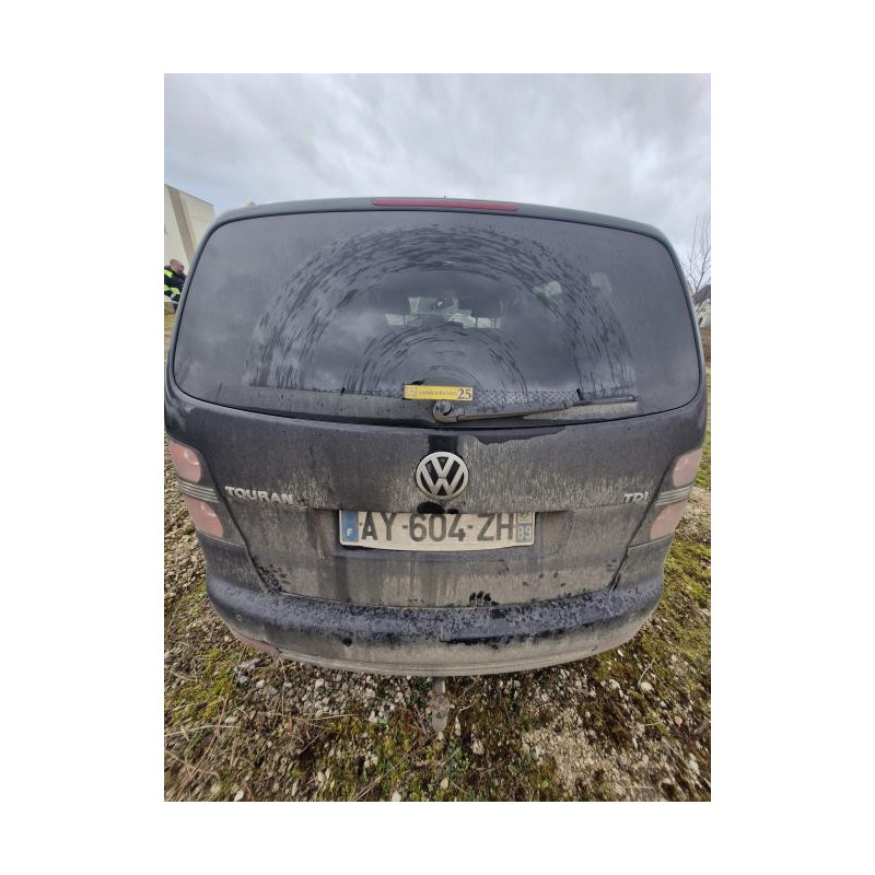Attache ceinture arriere centrale VOLKSWAGEN TOURAN 1 PHASE 2 d’occasion