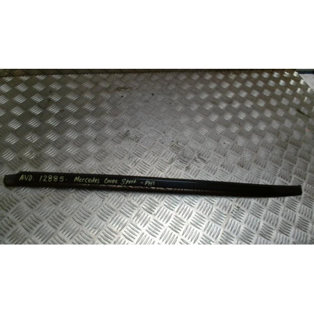Baguette de porte avant droite NISSAN MICRA 3 PHASE 1 d’occasion