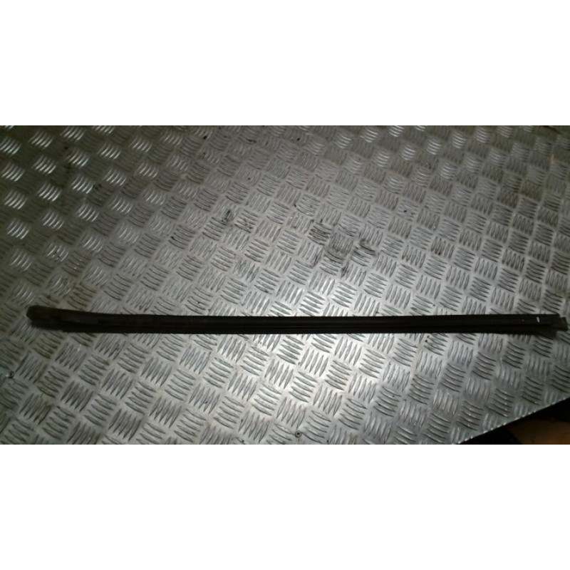 Baguette de porte avant droite NISSAN MICRA 3 PHASE 1 d’occasion