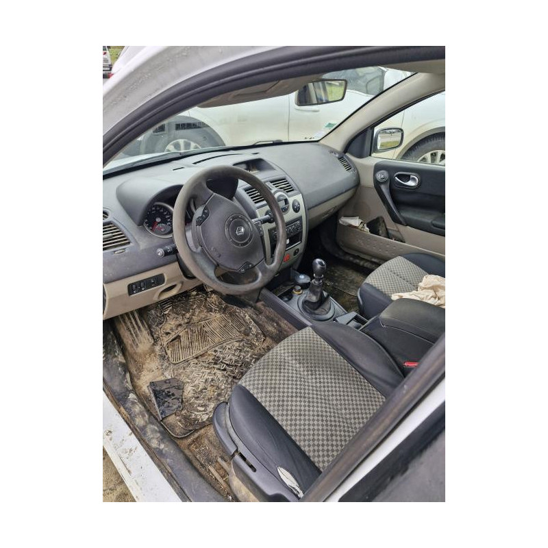 Panneau de porte avant gauche RENAULT MEGANE 2 PHASE 2 d’occasion