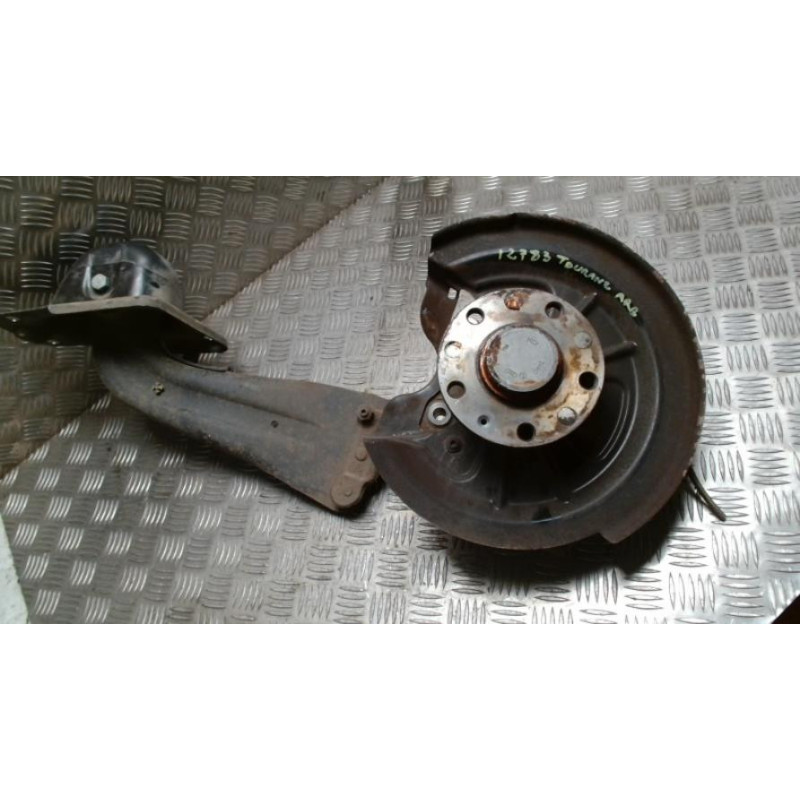 Fusee arriere gauche VOLKSWAGEN TOURAN 2 d’occasion