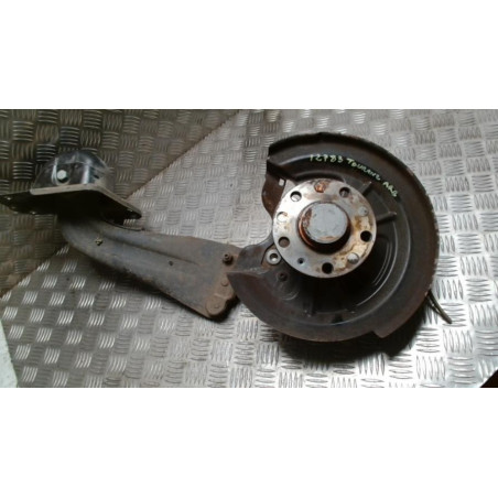 Fusee arriere gauche VOLKSWAGEN TOURAN 2 d’occasion