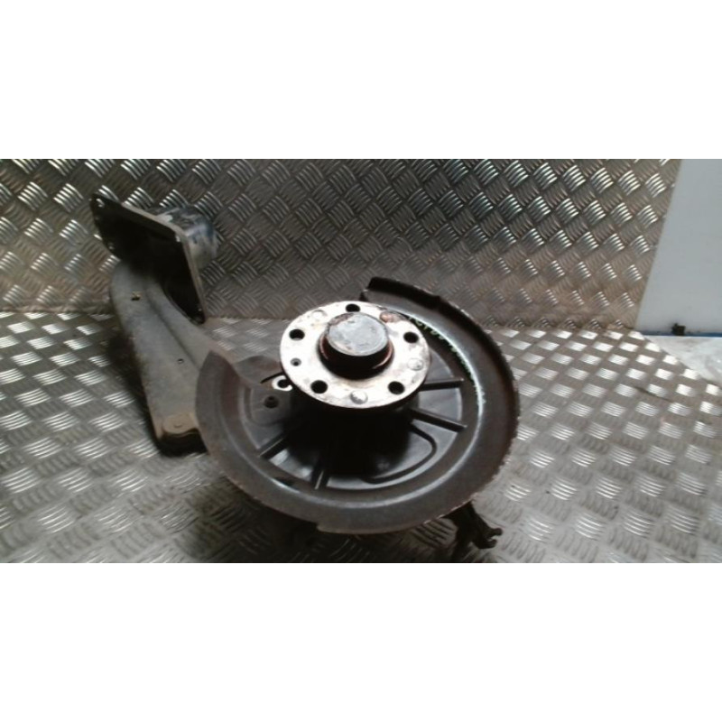 Fusee arriere gauche VOLKSWAGEN TOURAN 2 d’occasion