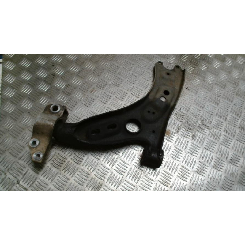 Triangle avant droit VOLKSWAGEN TOURAN 2 d’occasion