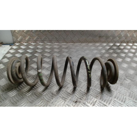 Ressort de suspension arriere VOLKSWAGEN TOURAN 2 d’occasion