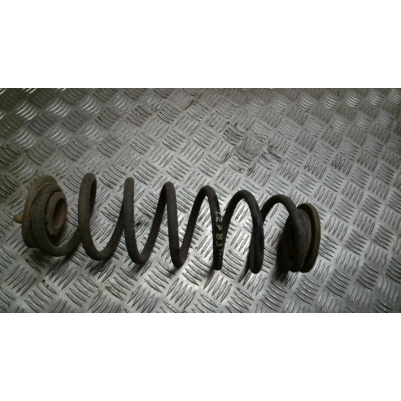 Ressort de suspension arriere VOLKSWAGEN TOURAN 2 d’occasion