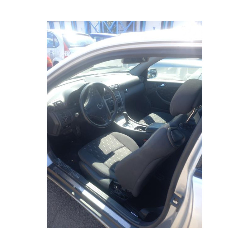 Feu arriere principal droit (feux) MERCEDES CLASSE C 203 COUPE SPORT PHASE 1 d’occasion