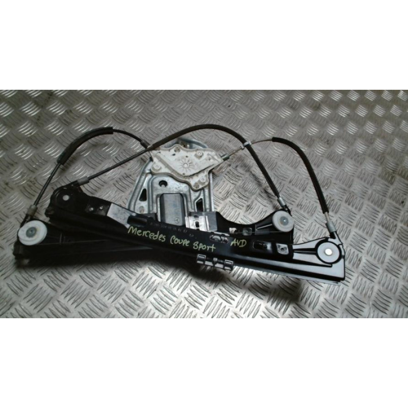 Leve vitre electrique avant droit MERCEDES CLASSE C 203 COUPE SPORT PHASE 1 d’occasion