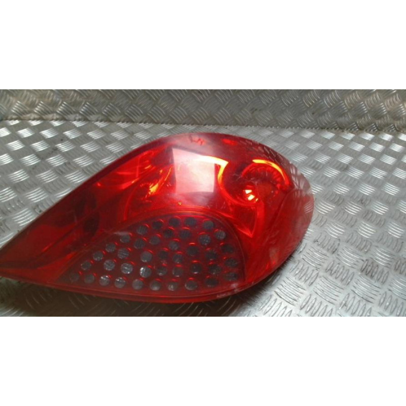 Feu arriere principal droit (feux) PEUGEOT 207 PHASE 1 d’occasion