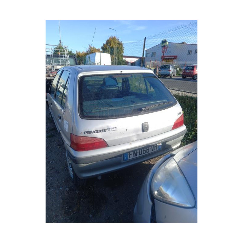 Poignee interieur avant gauche PEUGEOT 106 PHASE 2 d’occasion