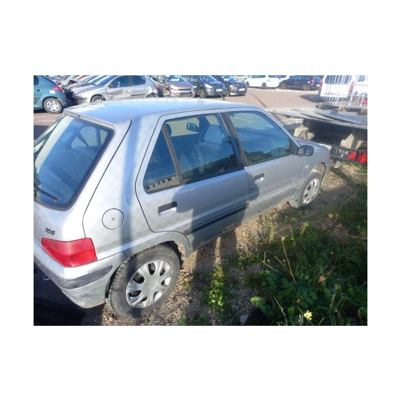 Poignee interieur avant gauche PEUGEOT 106 PHASE 2 d’occasion