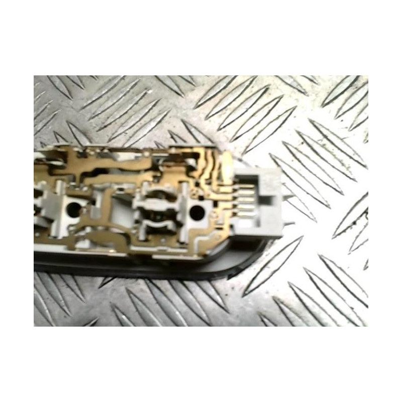 Eclairage de plafonnier NISSAN MICRA 3 PHASE 3 d’occasion