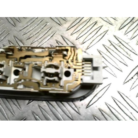 Eclairage de plafonnier NISSAN MICRA 3 PHASE 3 d’occasion