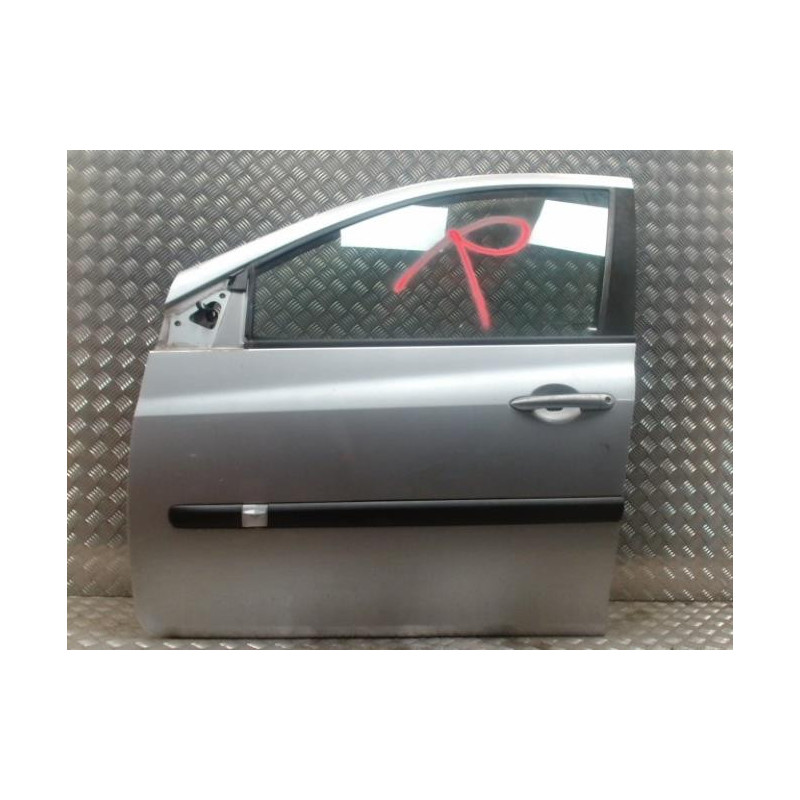 Porte avant gauche RENAULT CLIO 3 PHASE 1 d’occasion