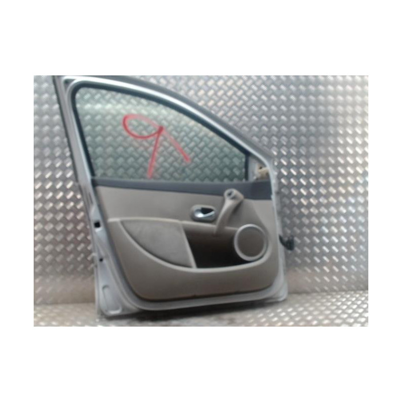 Porte avant gauche RENAULT CLIO 3 PHASE 1 d’occasion