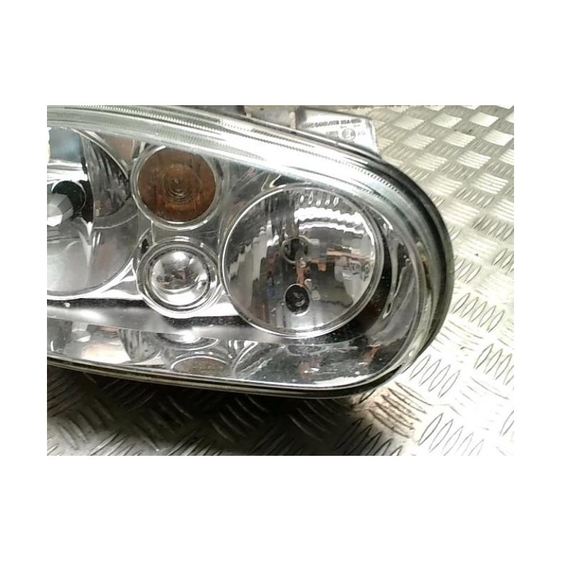 Optique avant principal droit (feux)(phare) VOLKSWAGEN GOLF 4 d’occasion
