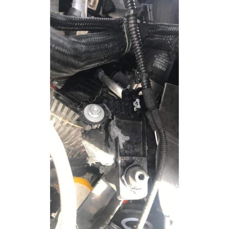 Charniere de porte avant gauche RENAULT CLIO 5 PHASE 1 d’occasion