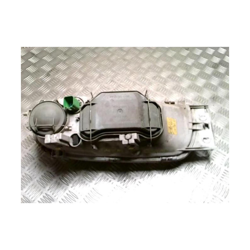 Optique avant principal droit (feux)(phare) FORD FIESTA 4 PHASE 1 d’occasion