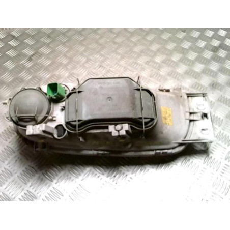 Optique avant principal droit (feux)(phare) FORD FIESTA 4 PHASE 1 d’occasion