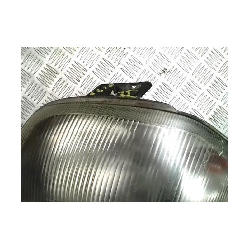 Optique avant principal gauche (feux)(phare) RENAULT CLIO 2 PHASE 1 d’occasion
