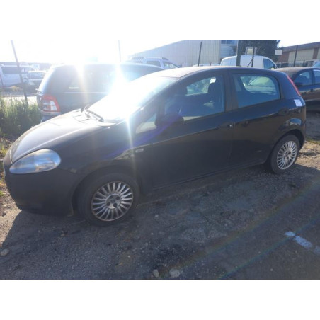 Renfort pare choc avant (traverse) FIAT GRANDE PUNTO d’occasion