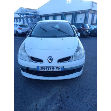 Renfort pare choc avant (traverse) RENAULT CLIO 3 PHASE 1 d’occasion