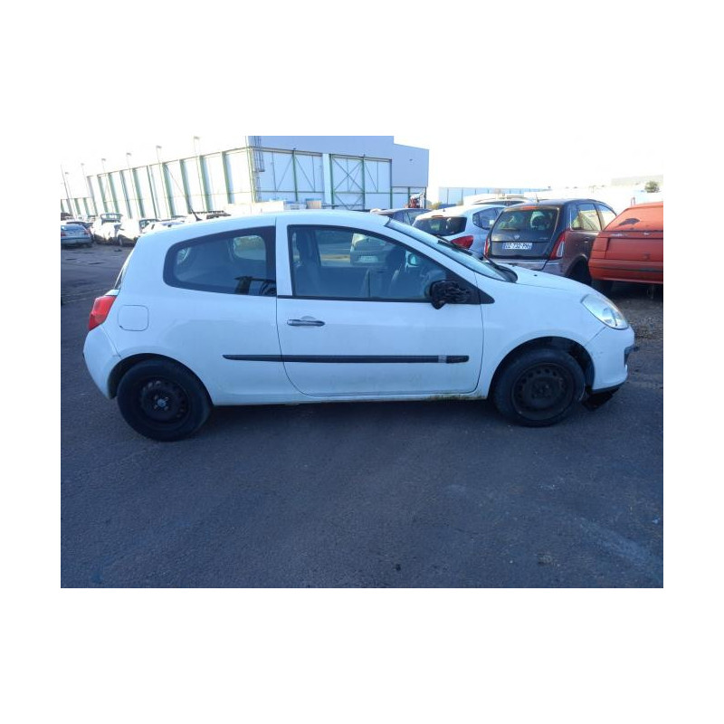 Renfort pare choc avant (traverse) RENAULT CLIO 3 PHASE 1 d’occasion