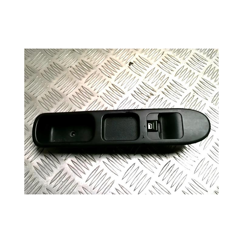Interrupteur de leve vitre avant droit PEUGEOT 307 PHASE 1 d’occasion