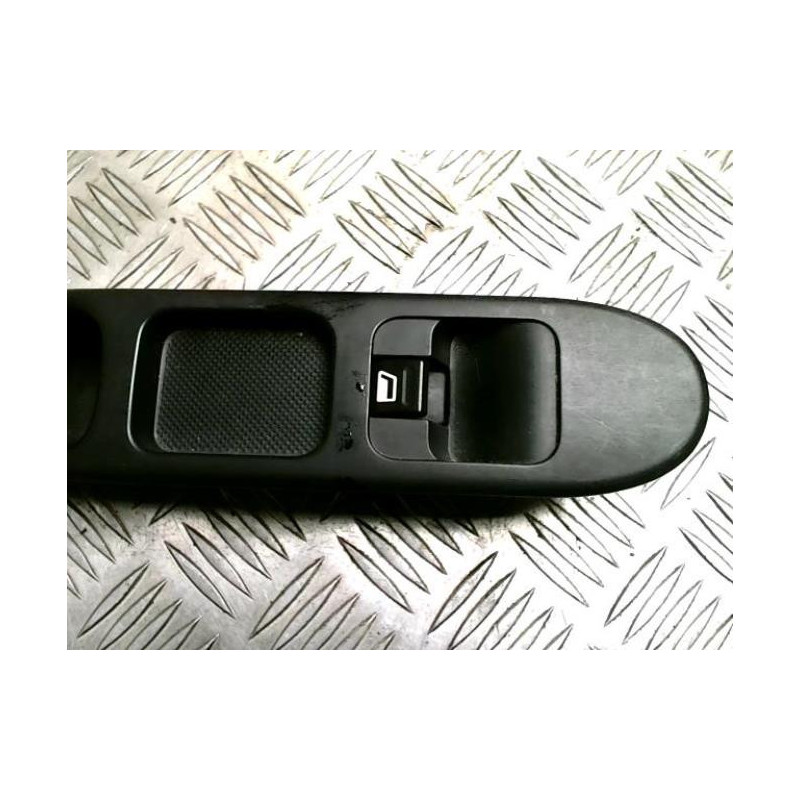 Interrupteur de leve vitre avant droit PEUGEOT 307 PHASE 1 d’occasion