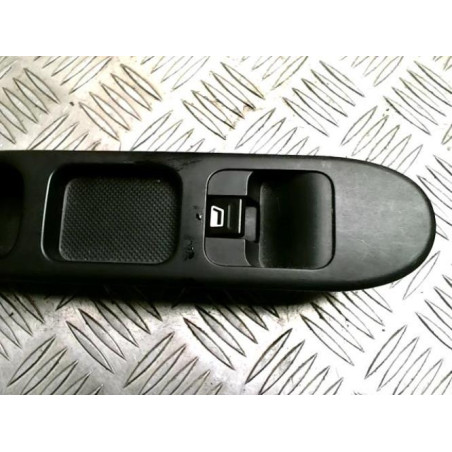 Interrupteur de leve vitre avant droit PEUGEOT 307 PHASE 1 d’occasion