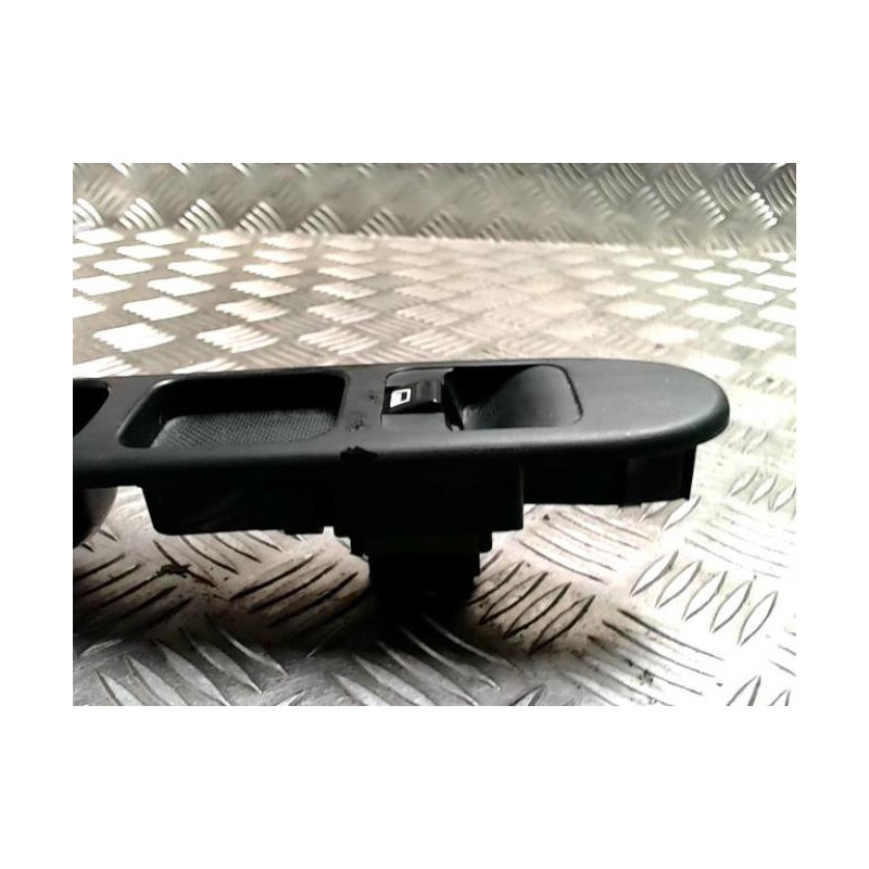 Interrupteur de leve vitre avant droit PEUGEOT 307 PHASE 1 d’occasion