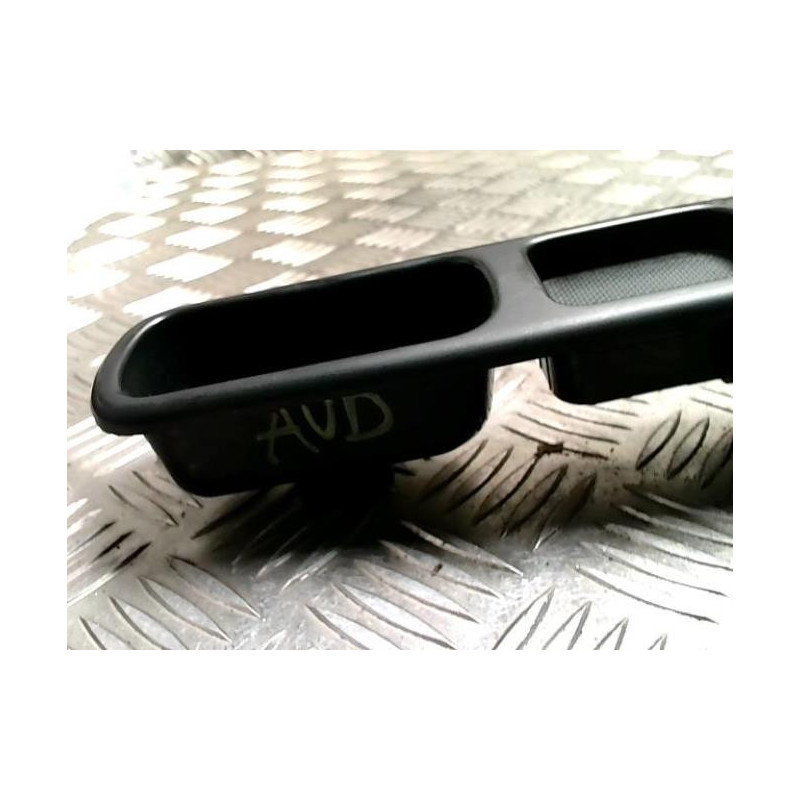 Interrupteur de leve vitre avant droit PEUGEOT 307 PHASE 1 d’occasion