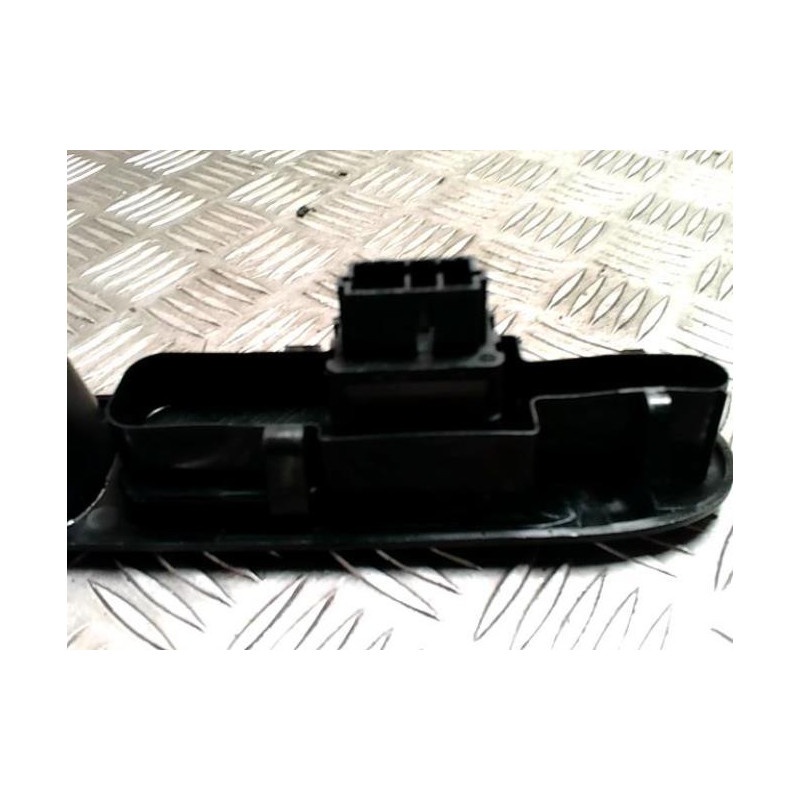 Interrupteur de leve vitre avant droit PEUGEOT 307 PHASE 1 d’occasion
