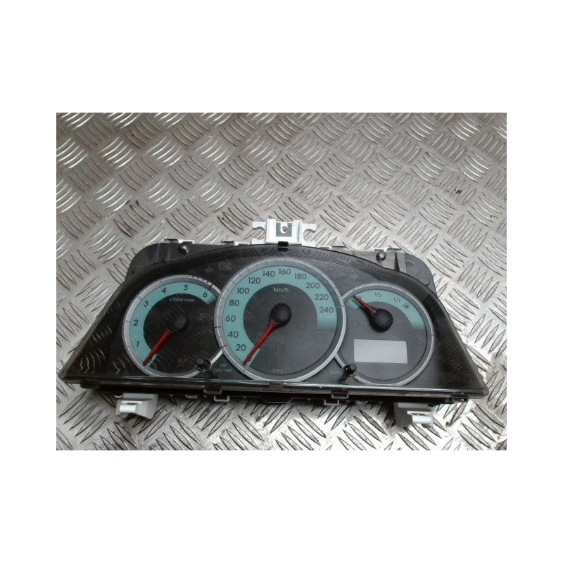 Compteur TOYOTA COROLLA VERSO 2 PHASE 1 d’occasion