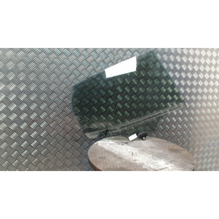 Vitre arriere droit KIA VENGA PHASE 1 d’occasion