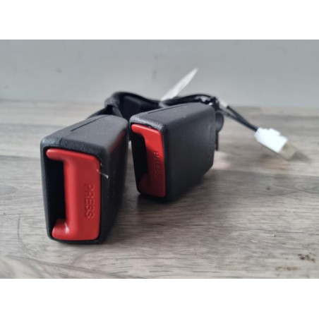 Attache ceinture arriere droit KIA RIO 4 PHASE 1 d’occasion