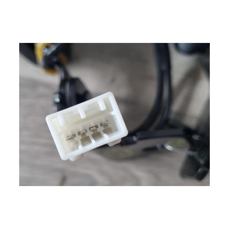 Attache ceinture arriere droit KIA RIO 4 PHASE 1 d’occasion