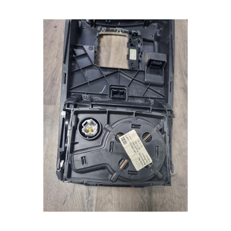 Console central (interieur plastique) AUDI A6 3 AVANT PHASE 1 BREAK d’occasion