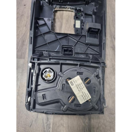 Console central (interieur plastique) AUDI A6 3 AVANT PHASE 1 BREAK d’occasion