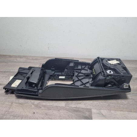 Console central (interieur plastique) AUDI A6 3 AVANT PHASE 1 BREAK d’occasion