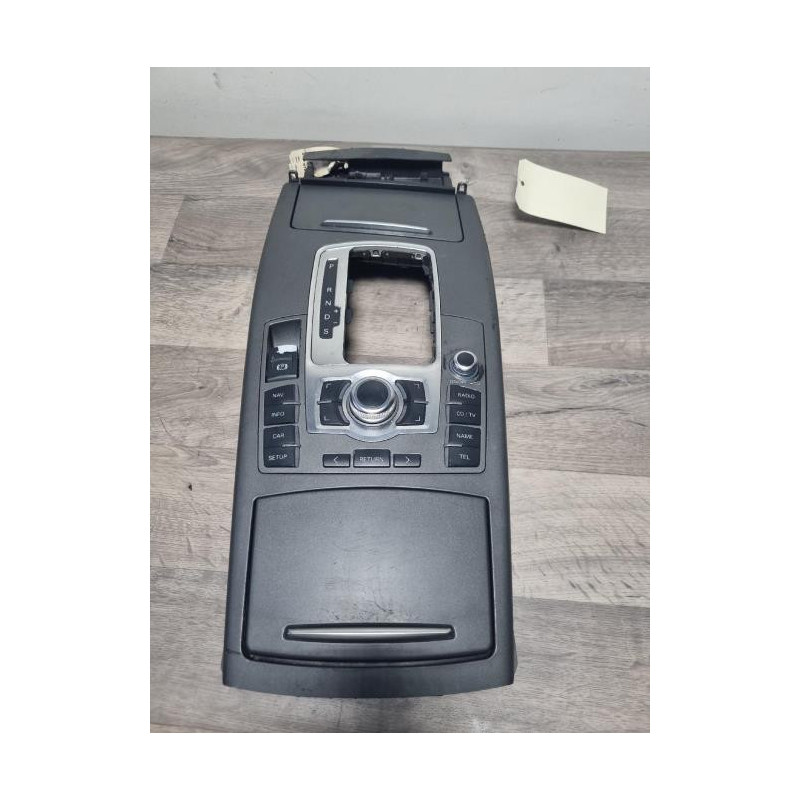 Console central (interieur plastique) AUDI A6 3 AVANT PHASE 1 BREAK d’occasion