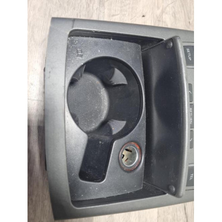 Console central (interieur plastique) AUDI A6 3 AVANT PHASE 1 BREAK d’occasion