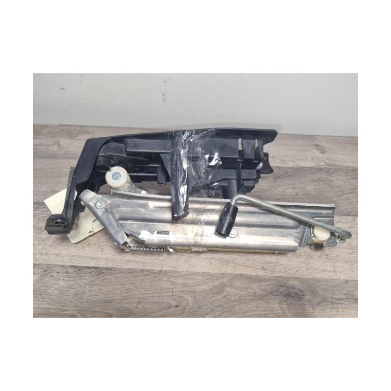 Cric (Ensemble depannage) AUDI A6 3 AVANT PHASE 1 BREAK d’occasion