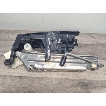 Cric (Ensemble depannage) AUDI A6 3 AVANT PHASE 1 BREAK d’occasion