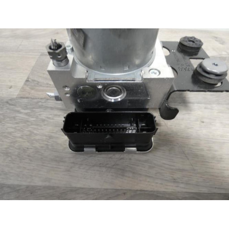 Bloc ABS (freins anti-blocage) RENAULT TRAFIC 3 COURT PHASE 2 d’occasion