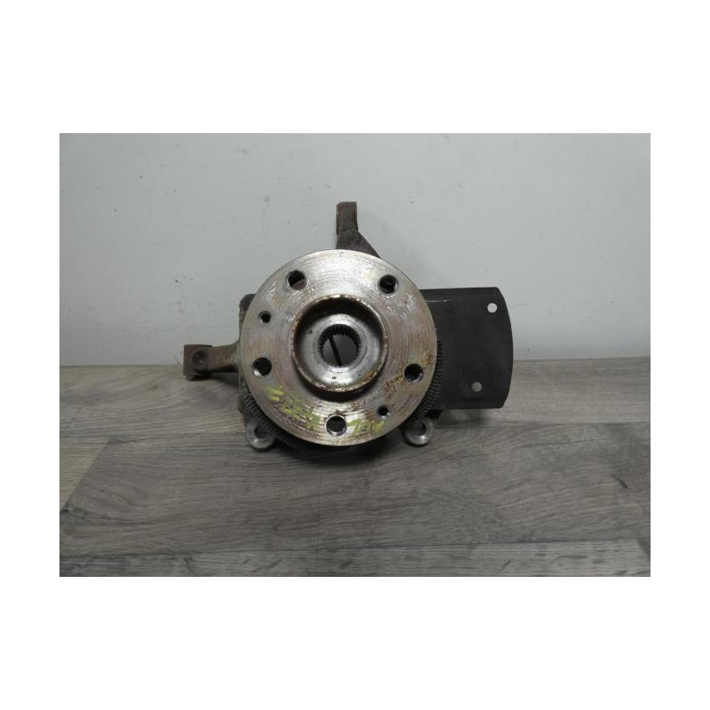 Fusee avant gauche RENAULT TRAFIC 3 COURT PHASE 2 d’occasion