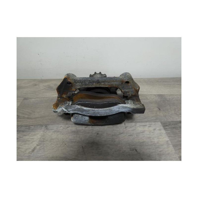 Etrier avant droit (freinage) RENAULT TRAFIC 3 COURT PHASE 2 d’occasion