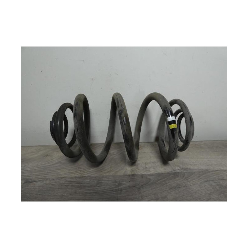 Ressort de suspension arriere RENAULT TRAFIC 3 COURT PHASE 2 d’occasion